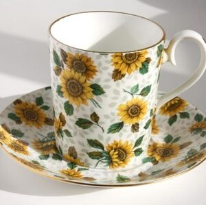 Vintage Royal Albert DemiTasse Small cup and saucer Yellow Sunflowers Marguerite